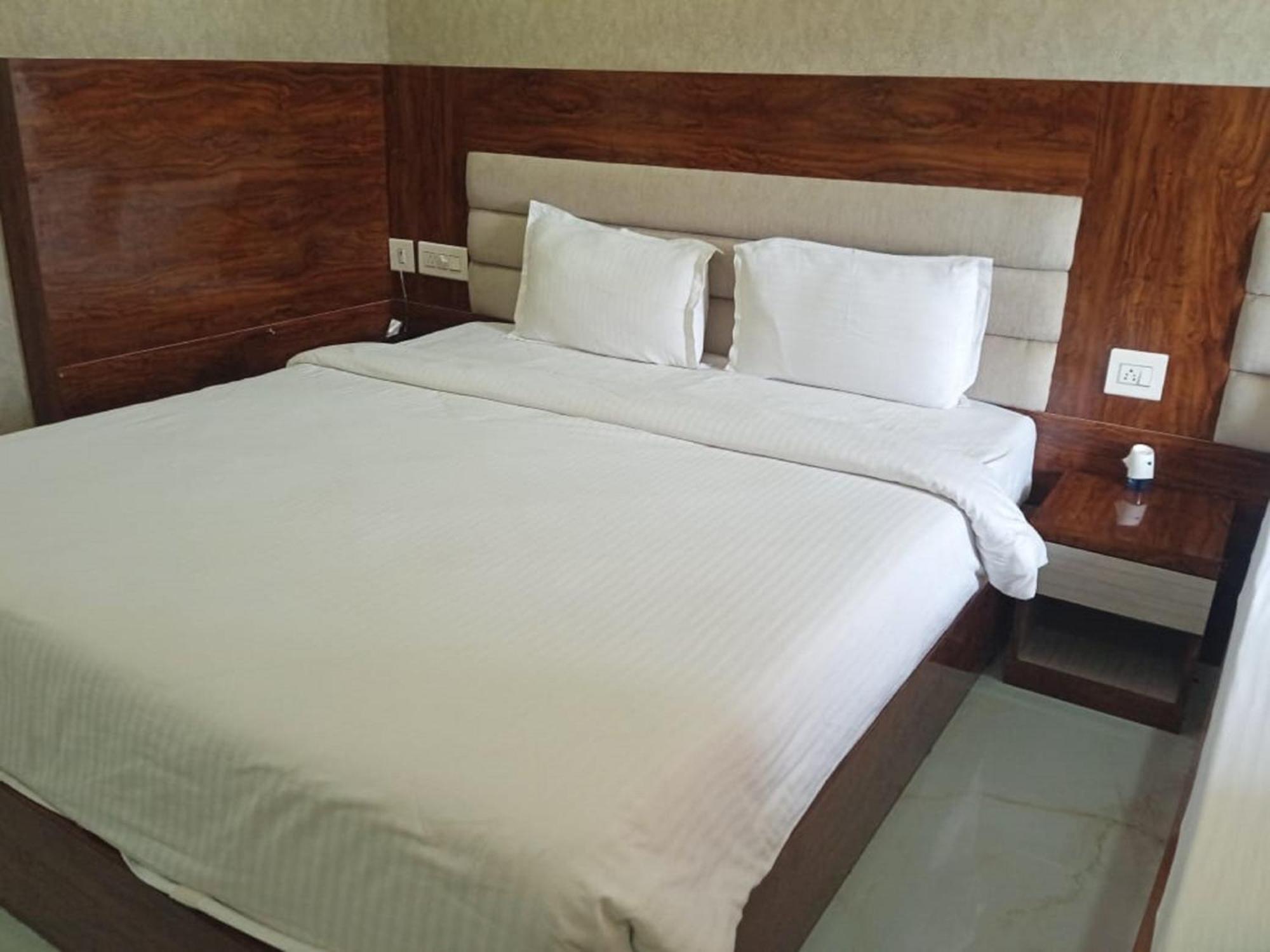 Hotel Sea Gold Puri Exterior foto